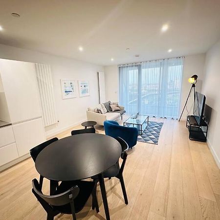 Spacious Modern 1 Bed Apartment. لندن المظهر الخارجي الصورة