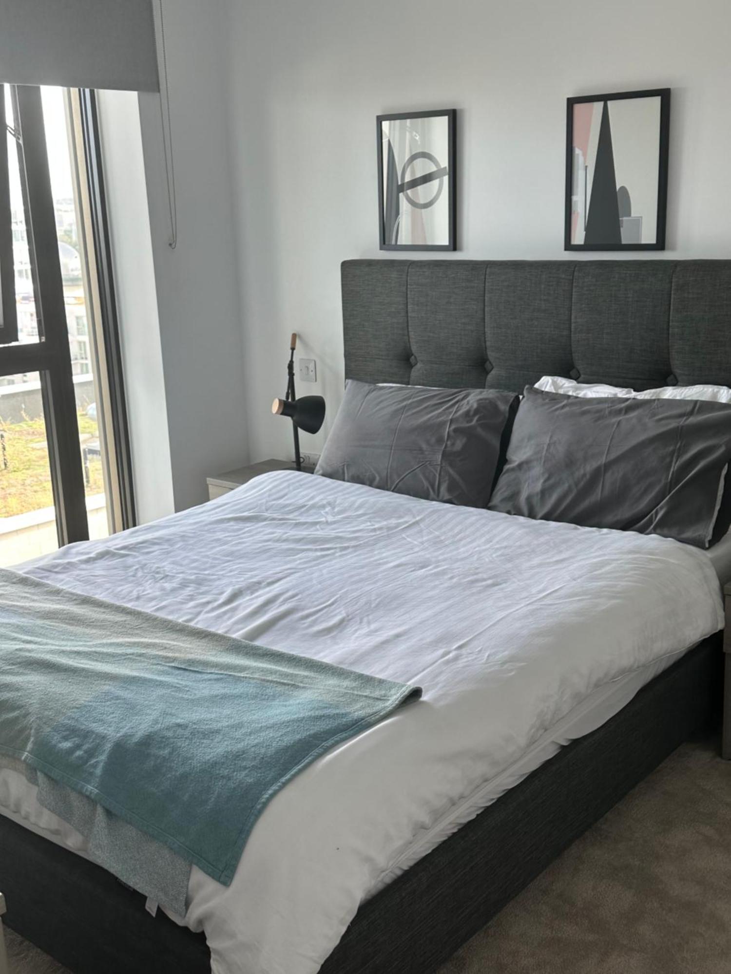 Spacious Modern 1 Bed Apartment. لندن المظهر الخارجي الصورة